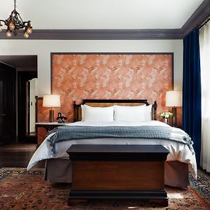 Chambre Accessible aux Personnes à Mobilité Réduite de Luxe Lit King-Size